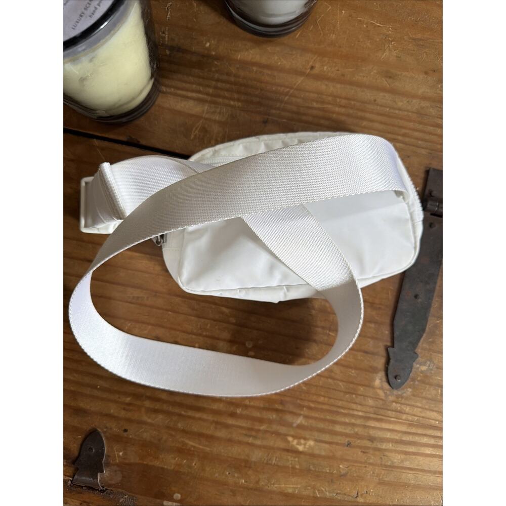 Lululemon Everywhere Belt Bag White Fanny Pack Classic Nylon - Picture 5 of 6
